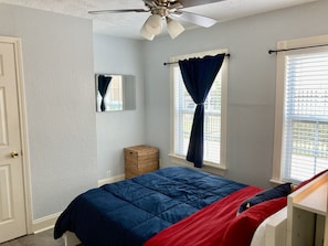 2 bedrooms, travel crib, free WiFi
