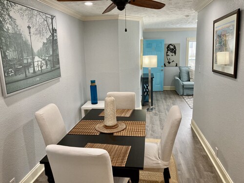 Montrose Hist Dist - CharmAzure 2 Br/1Ba w W/D apt