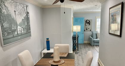 Montrose Hist Dist - CharmAzure 2 Br/1Ba w W/D apt