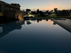 Utomhuspool