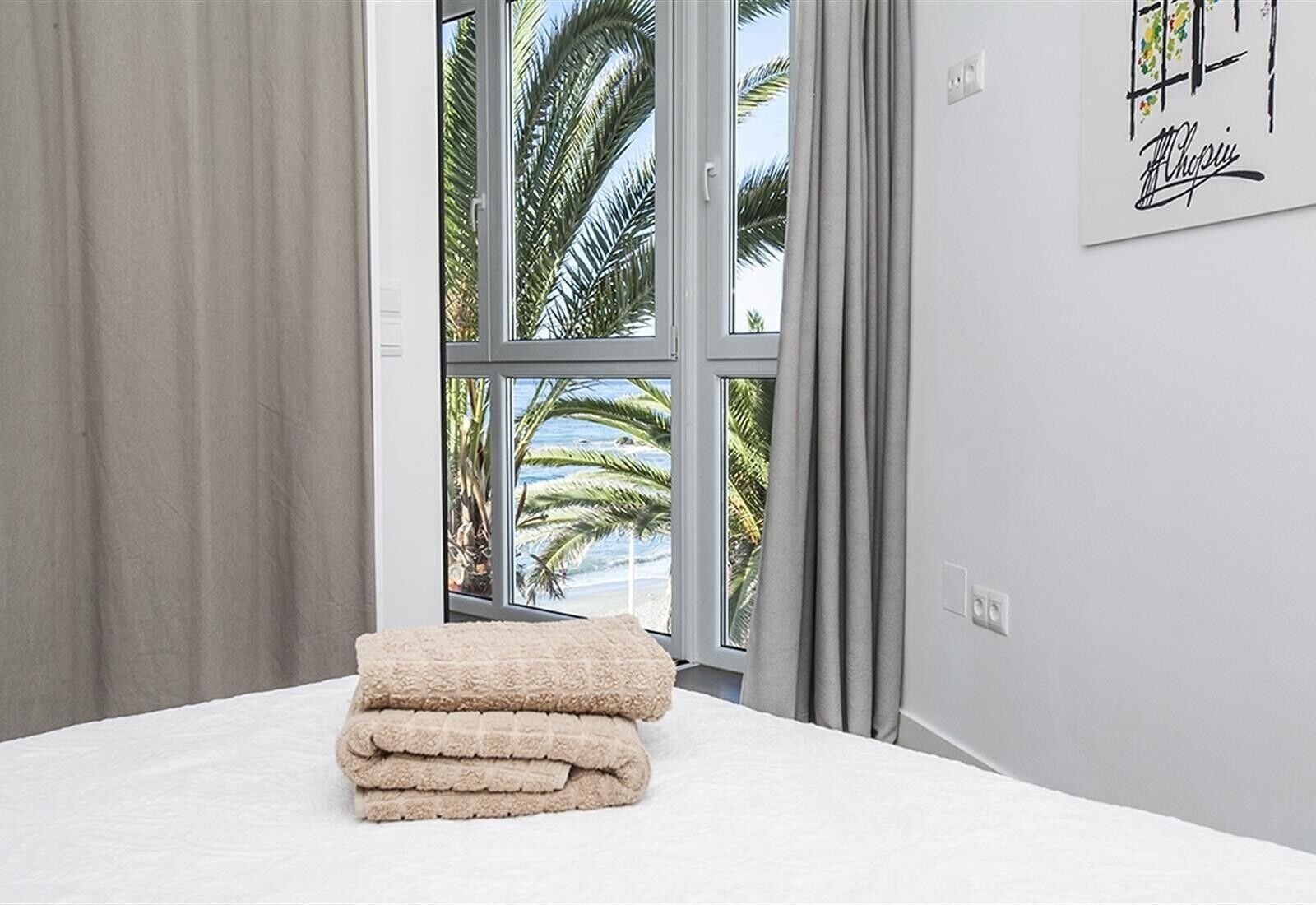 2 habitaciones, tabla de planchar con plancha y wifi gratis 