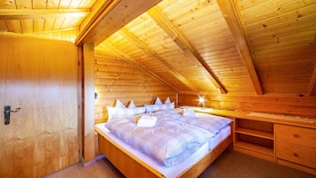 3 bedrooms, free WiFi, bed sheets