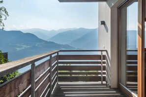 Property grounds - Apartment 'Melisse Thalerhof' with Mountain View, Balconies & Wi-Fi (Feldthurns)