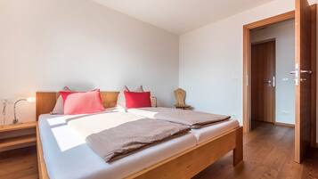 2 bedrooms, free WiFi, bed sheets