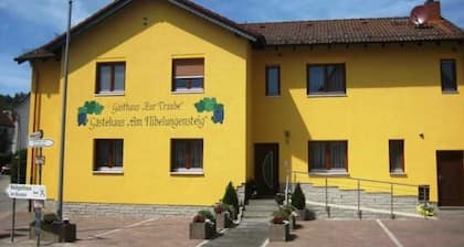 Einzelzimmer 32 - Gästehäuser Am Nibelungensteig