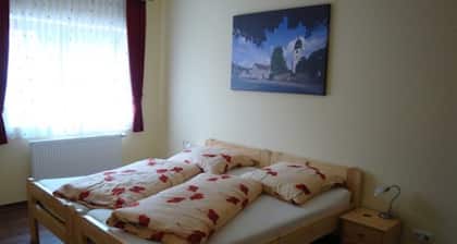 Dreibettzimmer 41 - Gästehäuser Am Nibelungensteig