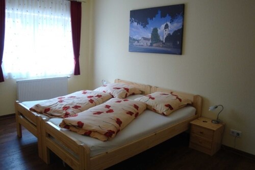 Dreibettzimmer 42 - Gästehäuser Am Nibelungensteig