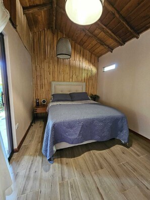 2 dormitorios, tabla de planchar con plancha, wifi y ropa de cama