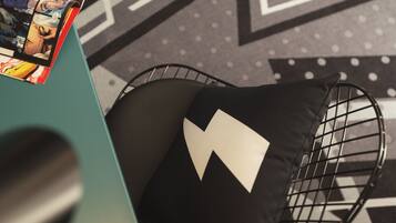 Televisi layar datar 40-inci dengan saluran TV digital dan TV