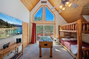 2 bedrooms, WiFi - Beautiful Boulder Bay Setting & Lake Views! Game Room! HOT TUB! (Big Bear Lake)