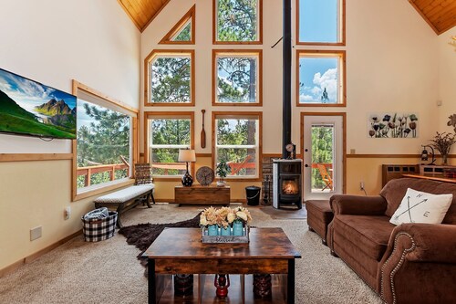 Beautiful Boulder Bay Setting & Lake Views! Game Room! HOT TUB!