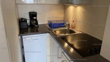 Frigorífic, microones, forn i placa de cuina