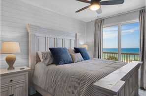 3 slaapkamers, een strijkplank/strijkijzer, gratis wifi, beddengoed