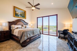 3 chambres, fer et planche à repasser, lit de bébé portatif