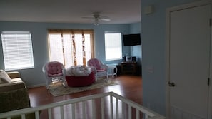 Living area - Beach and Pet friendly (Panama City Beach)