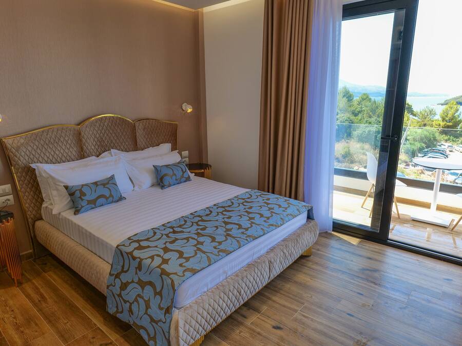 Kamar Triple Deluks, balkon | Kedap suara, Wi-Fi gratis, dan seprai linen