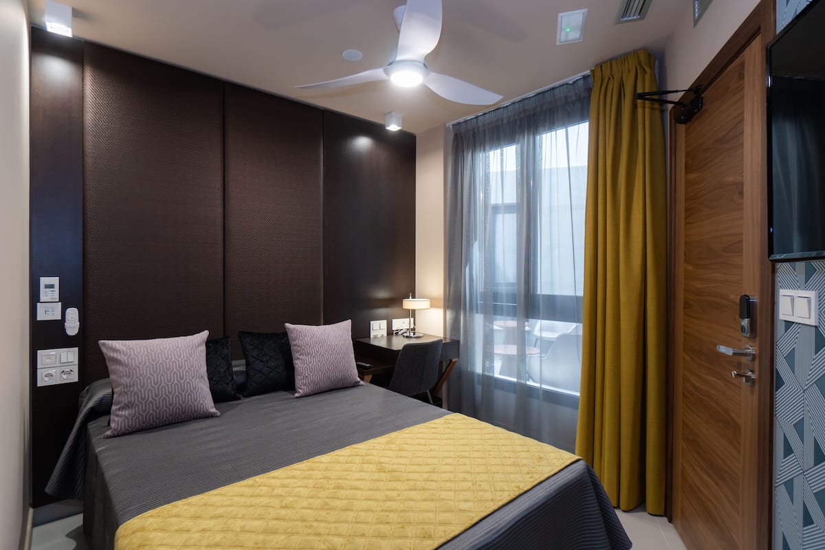 single room | egyptian cotton sheets, premium bedding, down duvets, memory-foam beds