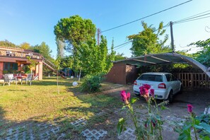 Family Villa, Multiple Bedrooms, 2 Bathrooms (Villa Revita Kourouta beach) | Property grounds