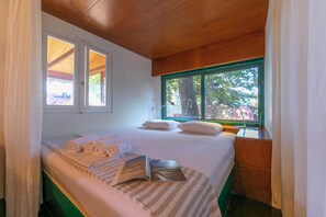Vila família, vários quartos, 2 banheiros (Villa Revita Kourouta beach) | 2 quartos, ferros/tábuas de passar roupa, Wi-Fi de cortesia