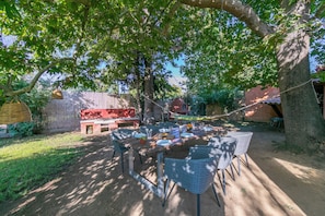 Family Villa, 2 Bedrooms, 2 Bathrooms (Villa Revita Kourouta beach) | Outdoor dining
