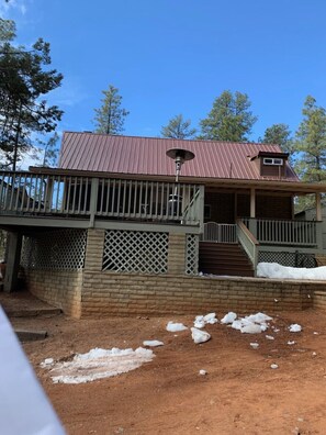 Exterior - Cabin with large Deck in thick Tonto Forest (Strawberry)