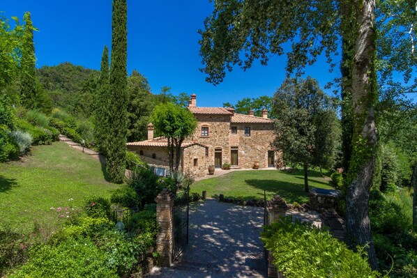 Family Villa, Multiple Bedrooms, Mountainside (Villa Casacheta) | Exterior