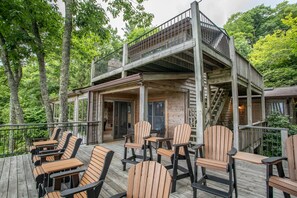 Terrace/patio - Mountain Home on Blue Ridge Parkway (Boone)