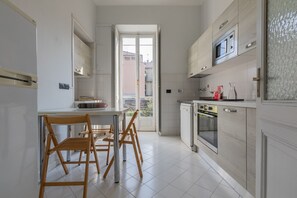 Fridge, microwave, oven, dishwasher
