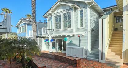 Landing Passage 1 Bdrm Beach Bungalow Relaxing and Steps from Beach