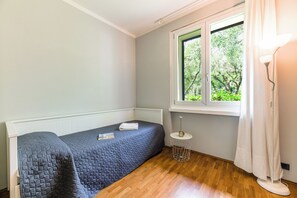 Family Villa, 3 Bedrooms, Mountainside (Villa Paola Tremezzo) | 3 bedrooms, iron/ironing board, WiFi, bed sheets
