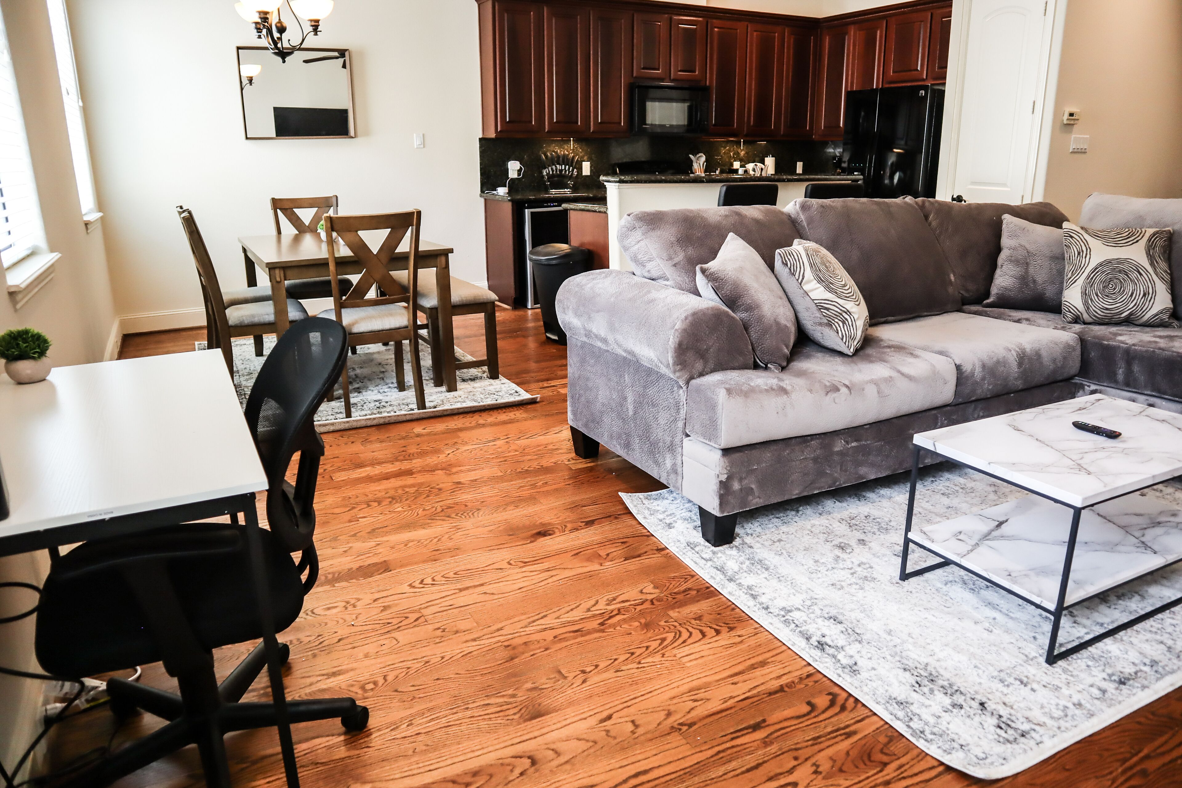 Comfy King Bed | Sleeps 10 | Near Houston Galleria
