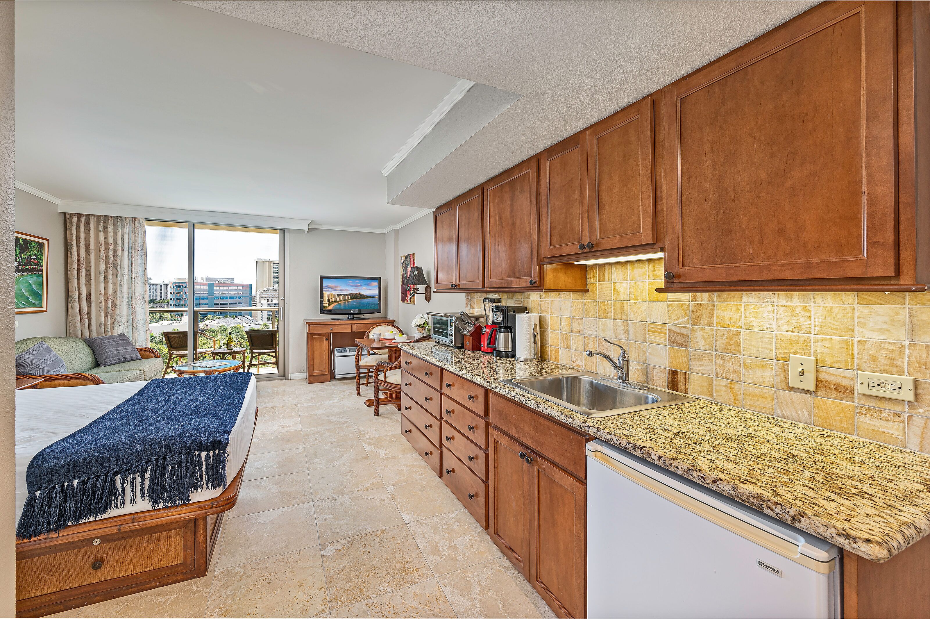 Partial Ocean & Park Views Condo At Luana Waikiki Near Shops & Restaurants - 호놀룰루