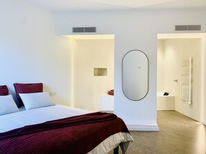 4 bedrooms, travel cot, free WiFi