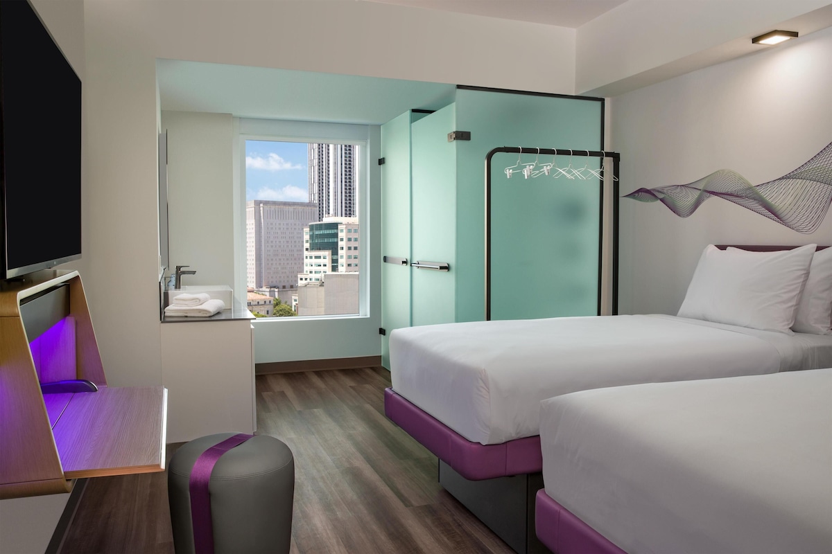 Premium Twin Room, 2 Twin Beds | Hypo-allergenic bedding available, in-room safe, soundproofing