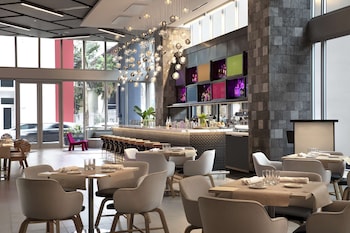 2 restaurants, breakfast served at Yotel Miami