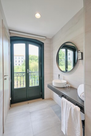 Chambre Standard avec lits jumeaux | Salle de bain