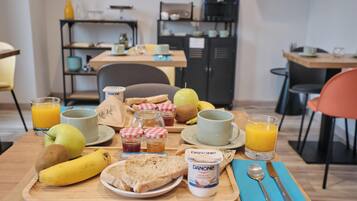 Daily continental breakfast for a fee