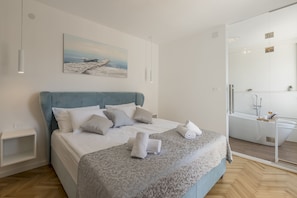 2 slaapkamers, een bureau, een strijkplank/strijkijzer, gratis wifi