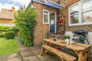 Outdoor dining - Porch House, Hunstanton, Norfolk (Hunstanton)
