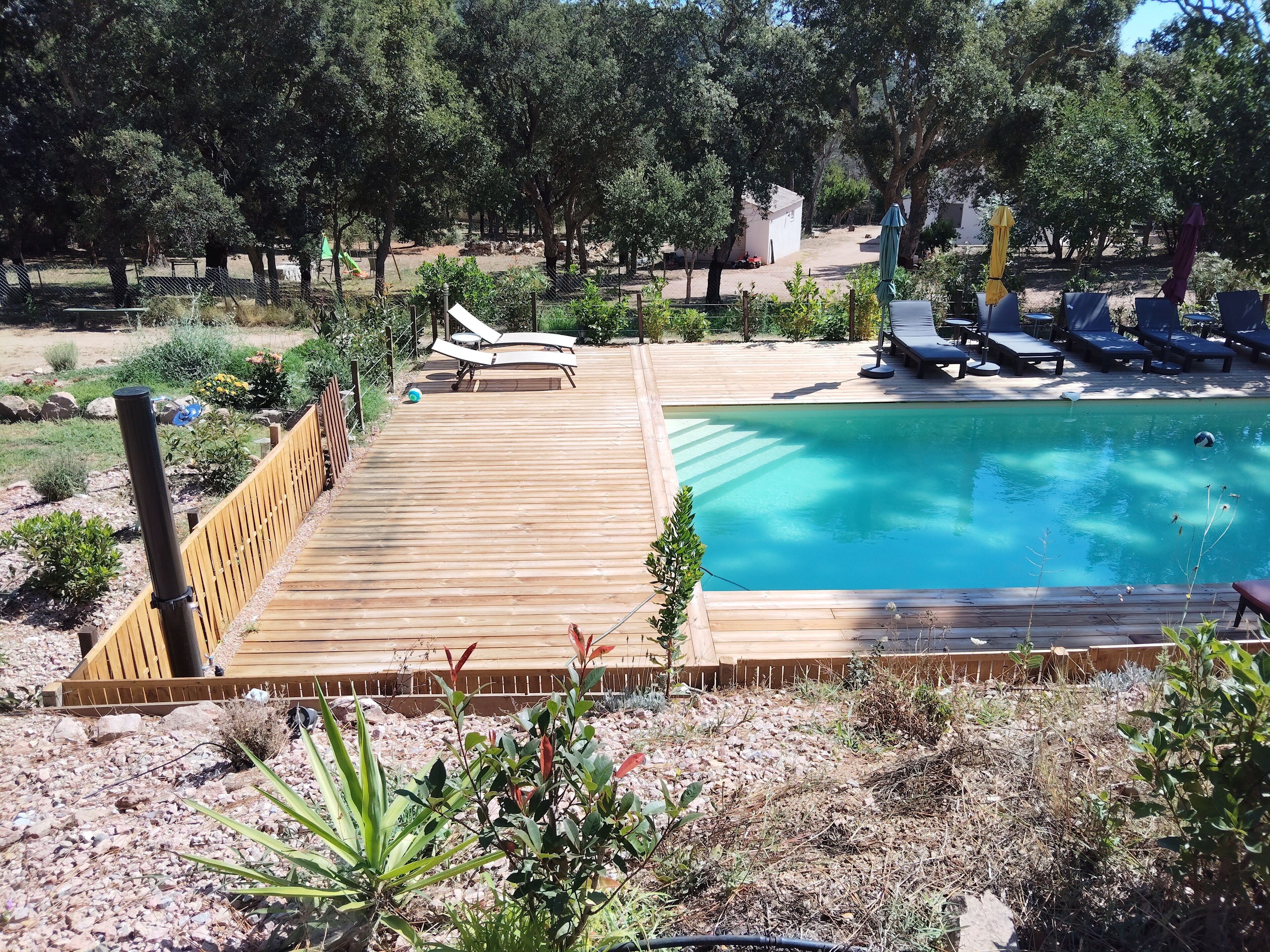 室外游泳池，恒温泳池