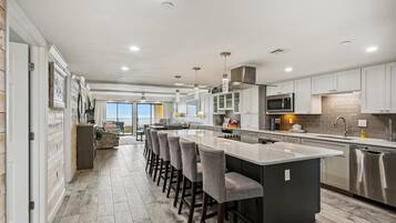 Condo, 2 Bedrooms | Private kitchen | Fridge, microwave, oven, stovetop