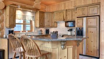 KĂŒhlschrank, Mikrowelle, Ofen, Herdplatte