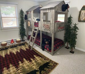 3 bedrooms, free WiFi, bed sheets