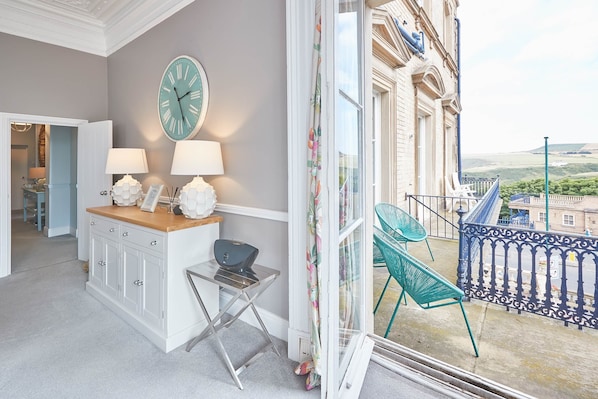 Living area - The Zetland Apartment (Saltburn-by-the-Sea)