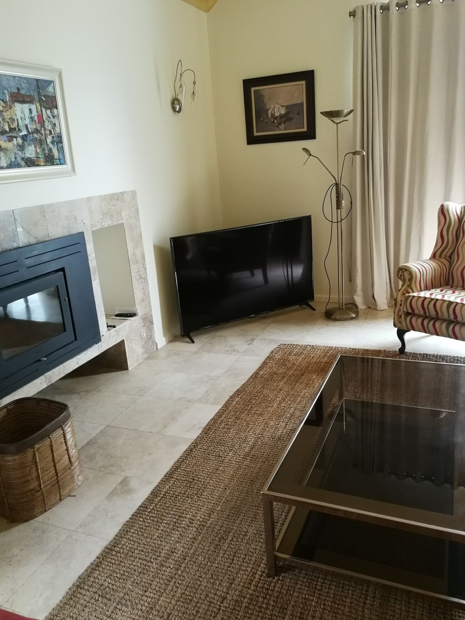 Smart TV, fireplace, offices