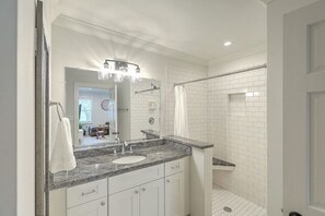Shower, hair dryer, towels - Coastal Farmhouse Comfort (Mt Pleasant)
