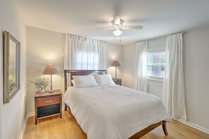 2 bedrooms, iron/ironing board, travel cot, free WiFi