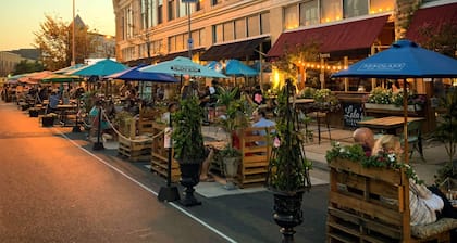 Beach Apt #9 - Studio w/ Bathroom & Kitchen