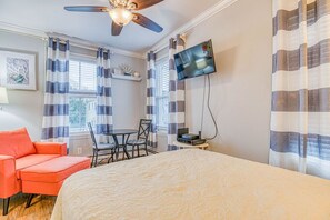 1 bedroom, WiFi - Ocean View Studio 2 Blocks to Beach & Main Ave | Full Kitchen | Near Asbury (Ocean Grove)
