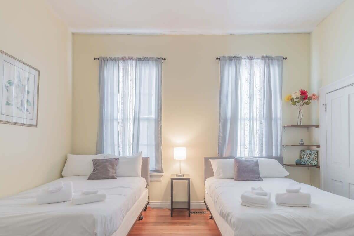 4 室のベッドルーム、アイロン / アイロン台、WiFi、ベッドシーツ